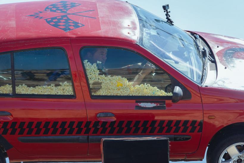 Băieții, panicați înainte de proba lor de la Power Couple - Calcule la rotisor! Emi Popescu: „Când am văzut că ne învârtim într-o mașină, am înțeles că va fi rău!” 18884149