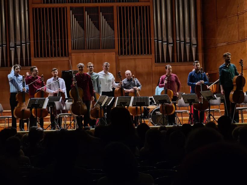 Violoncelistul Marin Cazacu și Ansamblul Violoncellissimo, aplaudați în picioare la Sofia 18884243