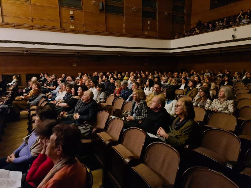 Violoncelistul Marin Cazacu și Ansamblul Violoncellissimo, aplaudați în picioare la Sofia 18884244