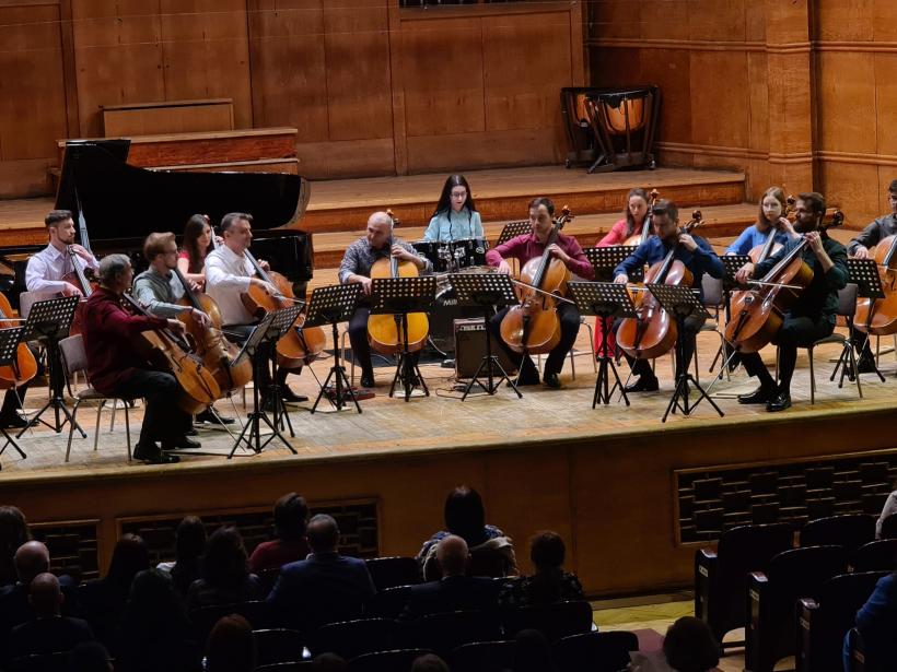 Violoncelistul Marin Cazacu și Ansamblul Violoncellissimo, aplaudați în picioare la Sofia 18884245