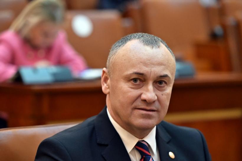 „Ecologiștii” din Parlament au pus ochii și pe parcurile de dezmembrări auto. Un social-democrat vrea ca acestea să fie împrejmuite cu panouri antizgomot 18884259