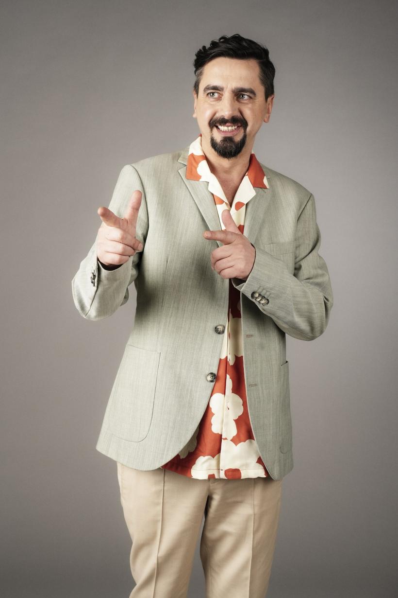 Cosmin Natanticu deschide cel mai nou sezon iUmor și dă de pământ cu Valentine’s Day: „E disperată după cadouri și e din ce în ce mai greu să o impresionez!” 18884485