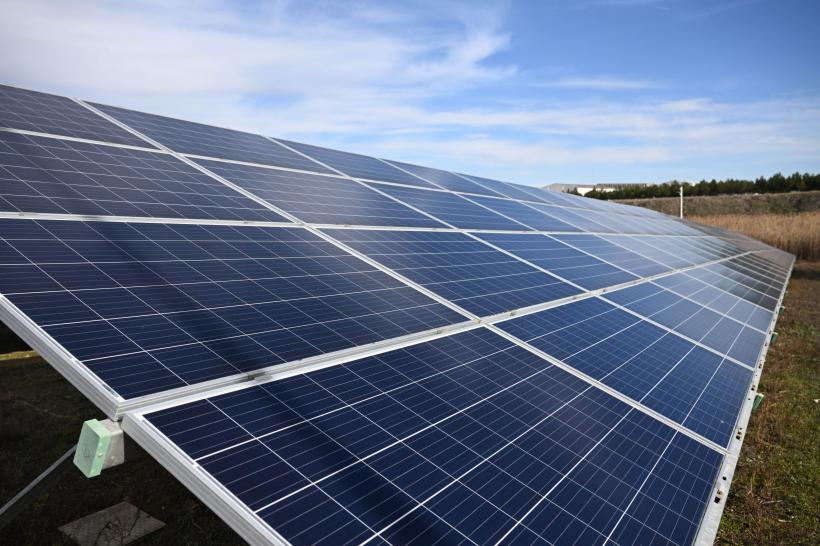 România nu intră în top 10 cele mai mari pieţe pentru proiectele de energie solară. Unii cu investiţiile, alţii cu hârtiile 18884434
