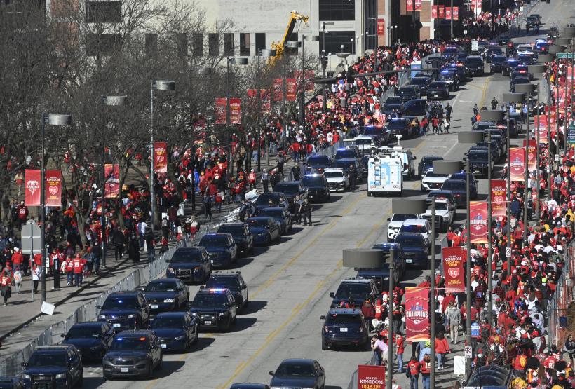 Lisa Lopez-Galvan, DJ la un post de radio din Kansas City, este femeia ucisă în atacul de la parada Super Bowl 18884900
