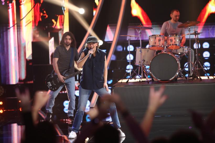 Ilona şi Ristei, transformare de senzaţie la premiera Te cunosc de undeva!:  „Am cerut special această < pisică > la subraţ!” 18884803