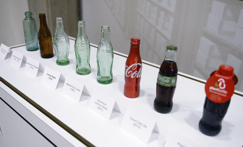 Stiați că? Sticla de Coca Cola a fost inspirată de formele sex-simbolului Mae West 18884630