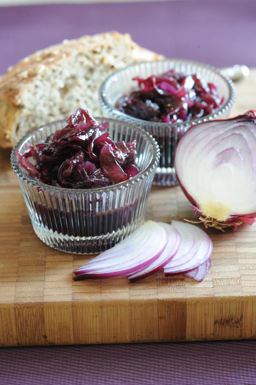 Crudă, sotată sau caramelizată, ceapa este nelipsită din bucătărie. Adaugă savoare mâncărurilor și nenumărate beneficii pentru sănătate   18884884