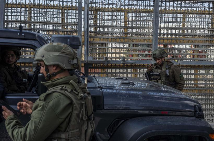 Egiptul ridică un zid de 5 m la granița cu Gaza 18884904