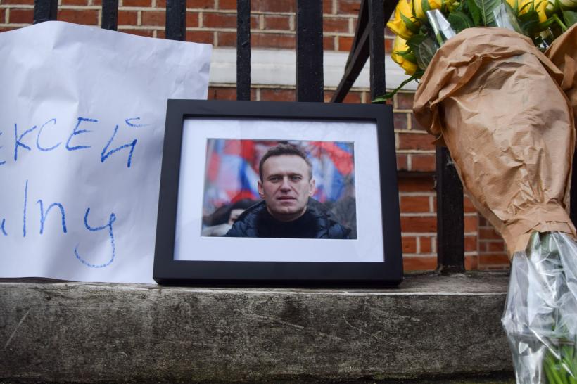 Rușii ies în stradă după moartea lui Alexei Navalnîi. Zeci de persoane au fost reținute 