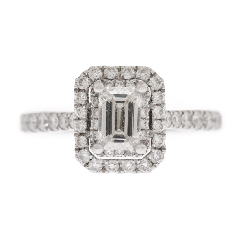 Cel mai cunoscut ceas James Bond  și 50 de carate de diamante, în licitație, de Mărțișor 18884669