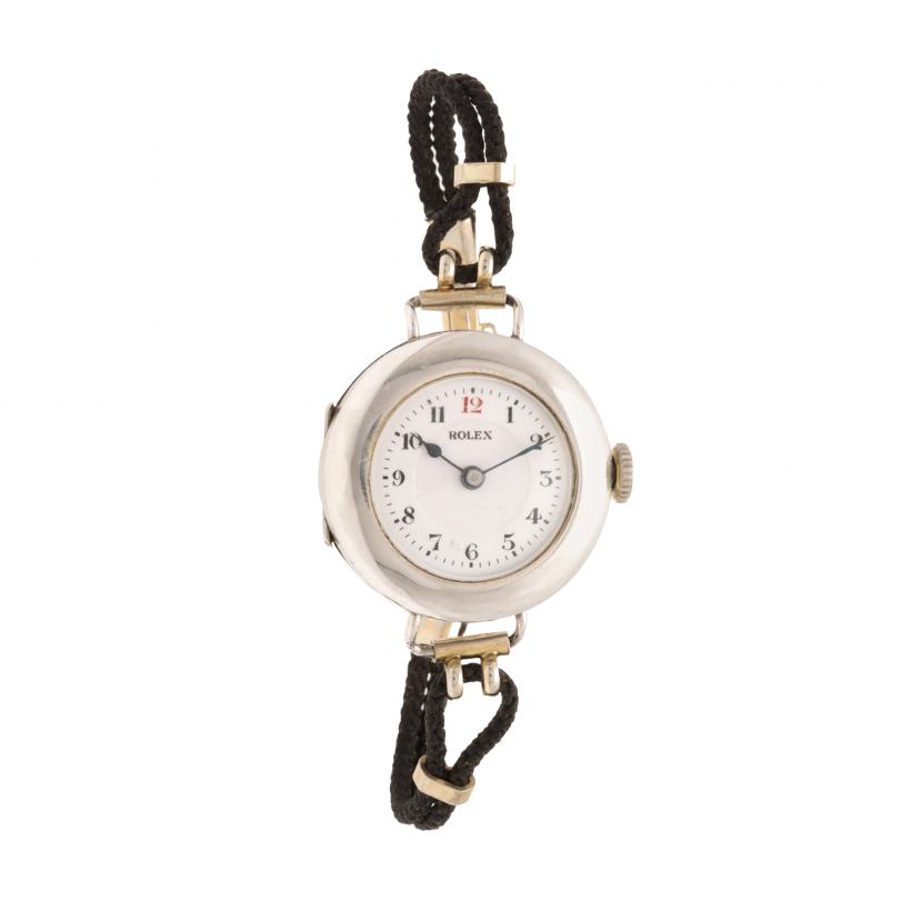 Cel mai cunoscut ceas James Bond  și 50 de carate de diamante, în licitație, de Mărțișor 18884673