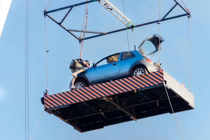 Diseară, la Power Couple România, fetele schimbă o roată la 30 de metri înălțime! Moment tensionat pentru una dintre perechi: Dani Oțil oprește proba unei concurente 18885431