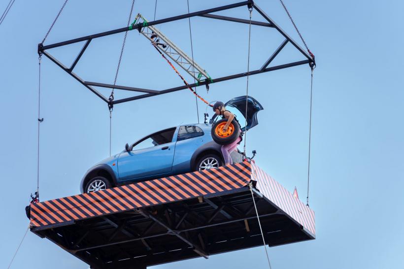 Diseară, la Power Couple România, fetele schimbă o roată la 30 de metri înălțime! Moment tensionat pentru una dintre perechi: Dani Oțil oprește proba unei concurente 18885433