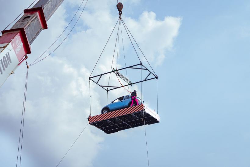 Diseară, la Power Couple România, fetele schimbă o roată la 30 de metri înălțime! Moment tensionat pentru una dintre perechi: Dani Oțil oprește proba unei concurente 18885434