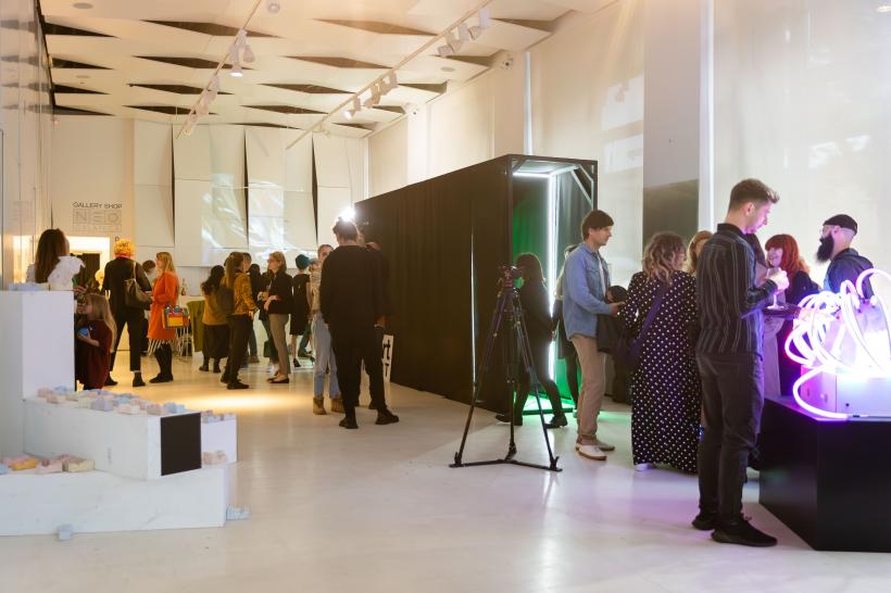 Neo Art Connect anunță câștigătorii Programului de Burse și Mentorat în valoare de 5000 de Euro 18885456