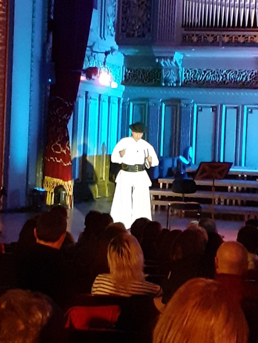 Grigore Leşe a transformat Ateneul Român într-o bisericuţă din Maramureş 18886043