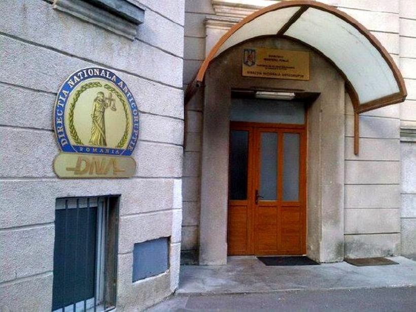 Doi angajați ai Spitalului de Pneumoftiziologie Bacău, reținuți pentru luare de mită