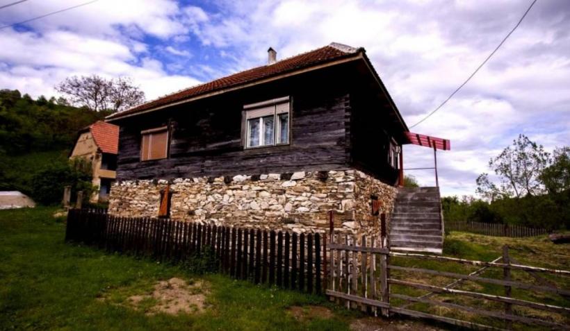 Drumul unic în lume, aflat într-o localitate din vestul României 18886085