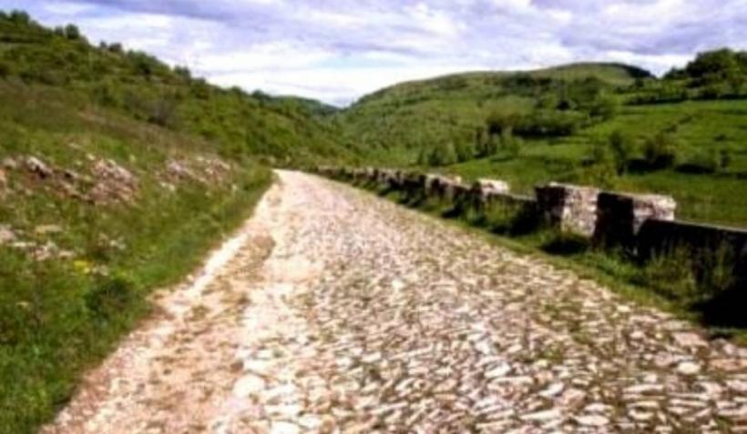 Drumul unic în lume, aflat într-o localitate din vestul României 18886086