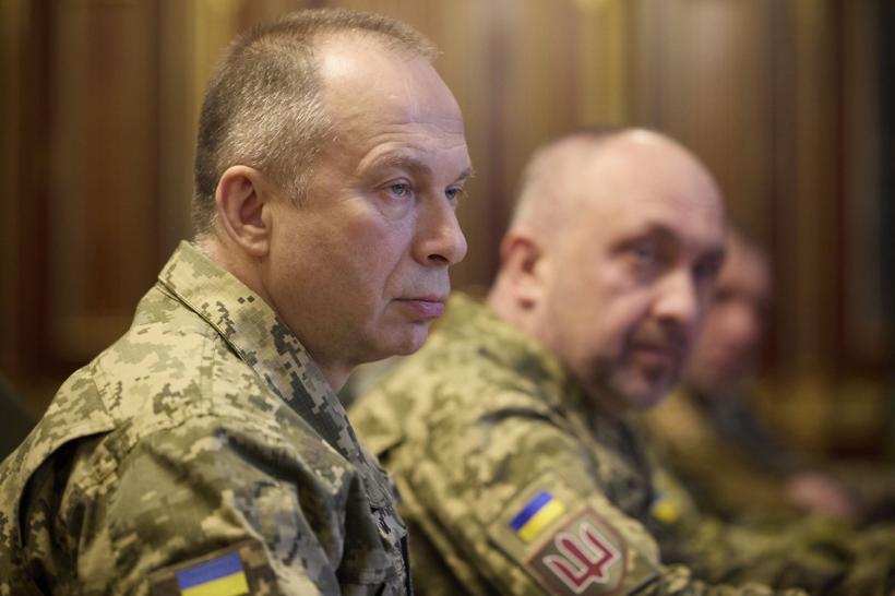 Șeful Armatei ucrainene și ministrul Apărării, în inspecție pe linia frontului