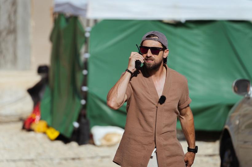 Concurenții de la Power Couple România joacă în cel mai incitant film de acțiune. Dani Oțil: „În seara aceasta, îl căutăm pe James Bond!” 18886522