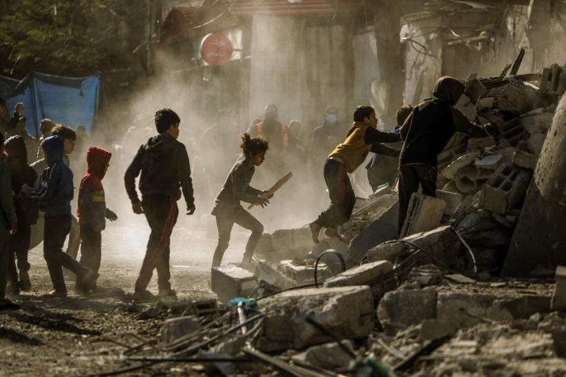 Armata israeliană a propus un plan de "evacuare" a civililor din Fâșia Gaza, pentru a invada Rafah 18886422