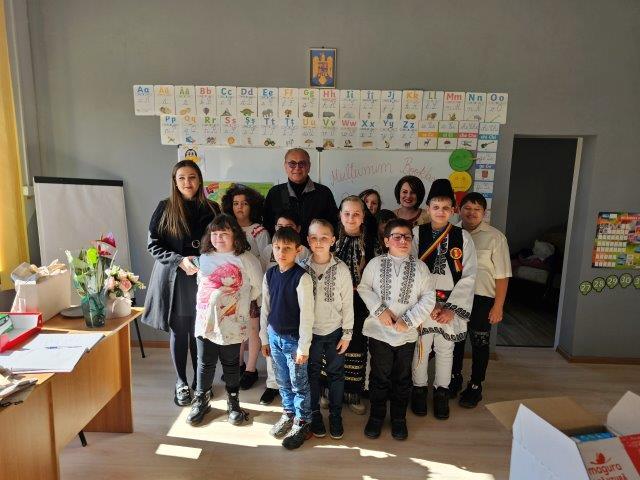 Nicolae Furdui Iancu a inaugurat Școala Primară și Grădinița din satul Balomiru de Câmp, renovate de Asociația BookLand 18886680