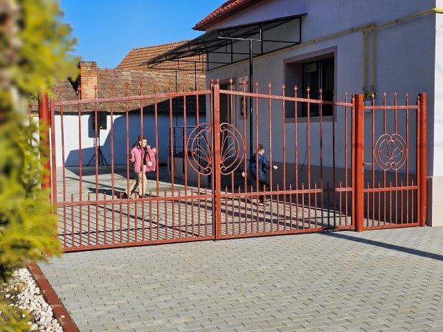 Nicolae Furdui Iancu a inaugurat Școala Primară și Grădinița din satul Balomiru de Câmp, renovate de Asociația BookLand 18886682