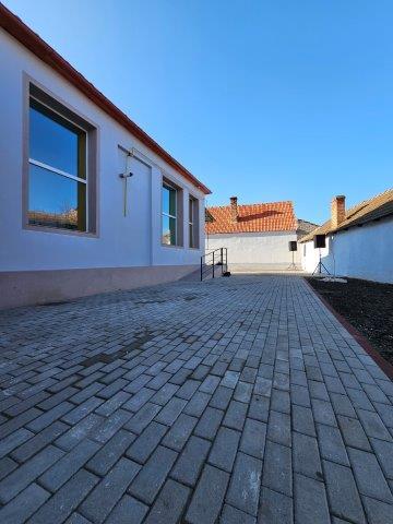 Nicolae Furdui Iancu a inaugurat Școala Primară și Grădinița din satul Balomiru de Câmp, renovate de Asociația BookLand 18886683