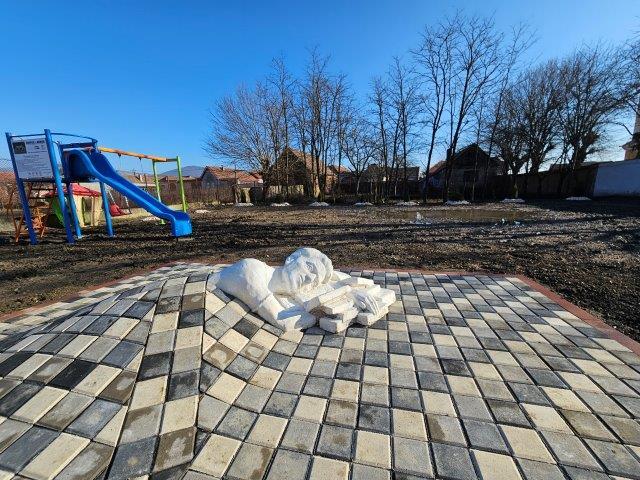 Nicolae Furdui Iancu a inaugurat Școala Primară și Grădinița din satul Balomiru de Câmp, renovate de Asociația BookLand 18886692