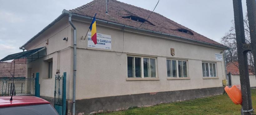 Nicolae Furdui Iancu a inaugurat Școala Primară și Grădinița din satul Balomiru de Câmp, renovate de Asociația BookLand 18886693