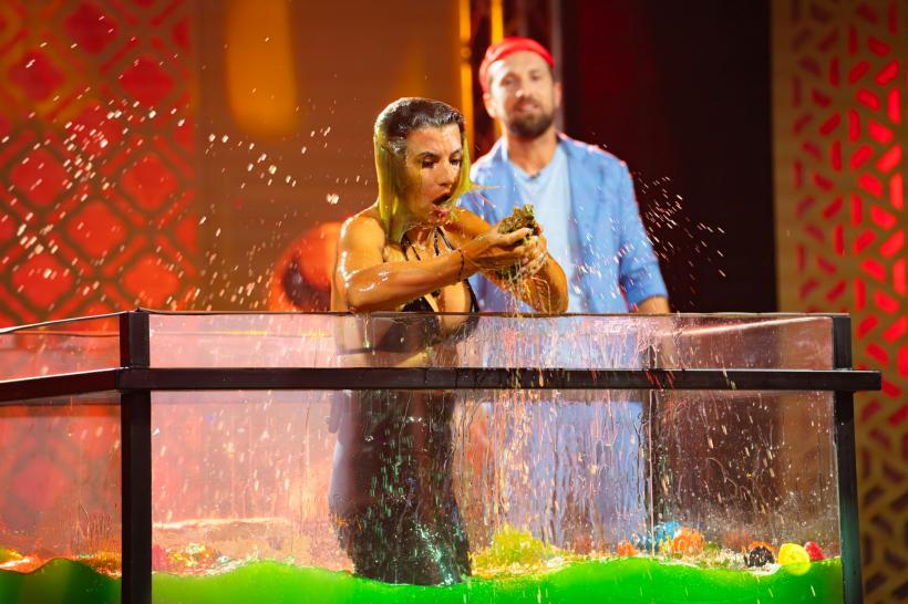 Proba serii, la Power Couple România: cât de departe merg doamnele, împinse de gelozie?  Unul dintre cupluri va fi propus spre eliminare după proba fetelor 18886753