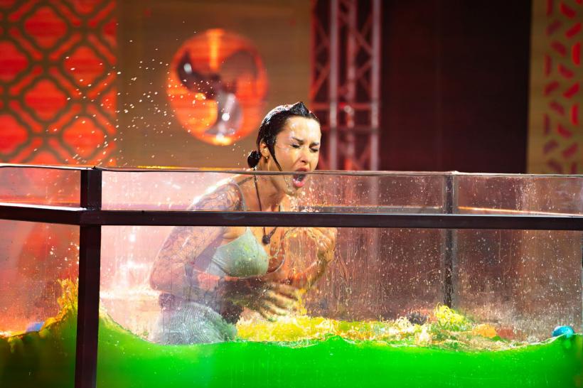 Proba serii, la Power Couple România: cât de departe merg doamnele, împinse de gelozie?  Unul dintre cupluri va fi propus spre eliminare după proba fetelor 18886754