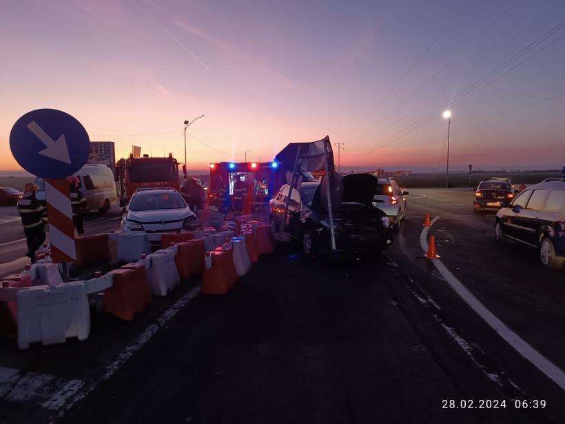 Trafic restricționat pe DN1, în Prahova, din cauza unui accident cu trei mașini 18886851