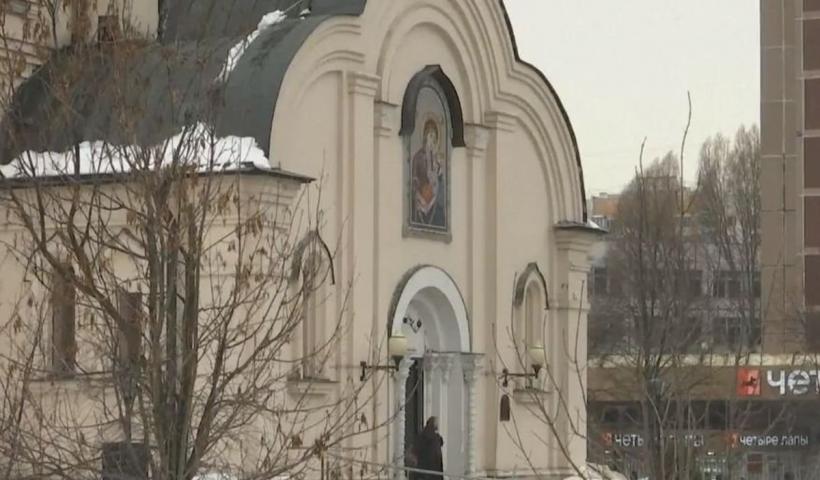 Mii de oameni au scandat numele lui Navalnîi la înmormântarea acestuia 18887395