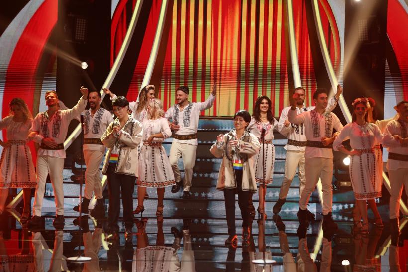 O filipineză şi o spanioloaică, test de folclor românesc la Te cunosc de undeva! „Din tot platoul, tocmai nouă să ni se întâmple asta!” 18887291