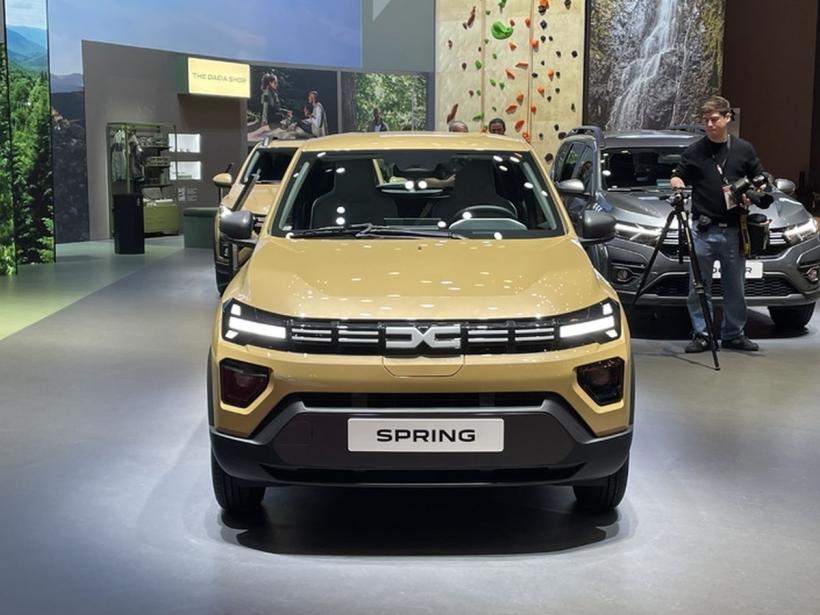 Dacia domină Salonul Geneva 18887149