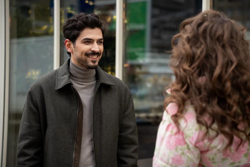 Tury Akbari se alătură distribuției comediei romantice Lasă-mă, îmi place! Camera 609 18887262