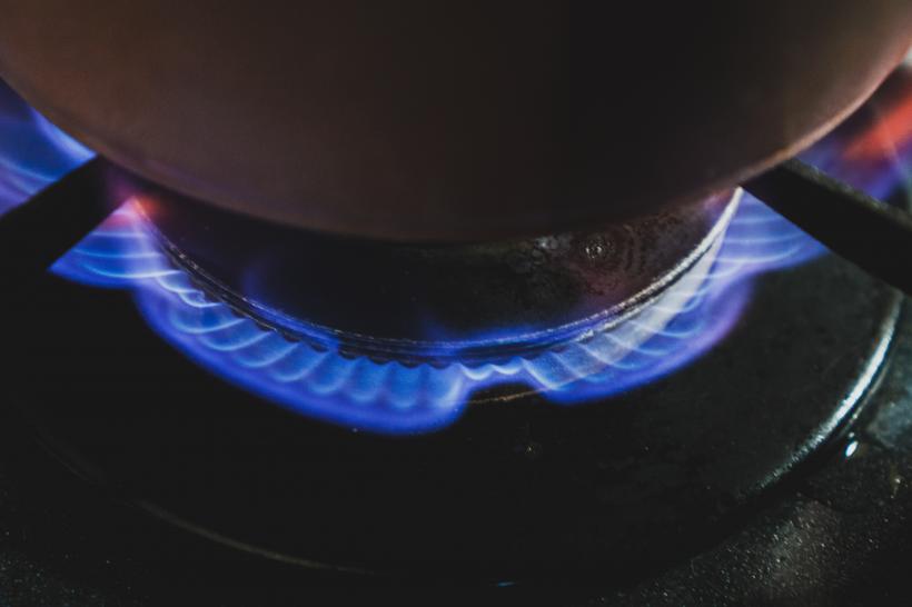 De ce România nu scade prețurile la gaze naturale