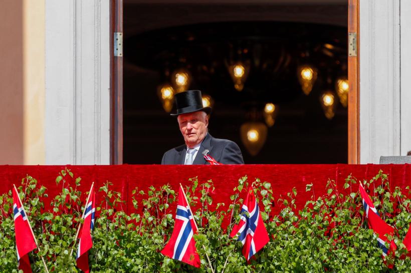 Regele Norvegiei, Harald al V-lea, s-a îmbolnăvit în Malaezia. I-a fost montat un stimulator cardiac temporar pentru a călători spre casă
