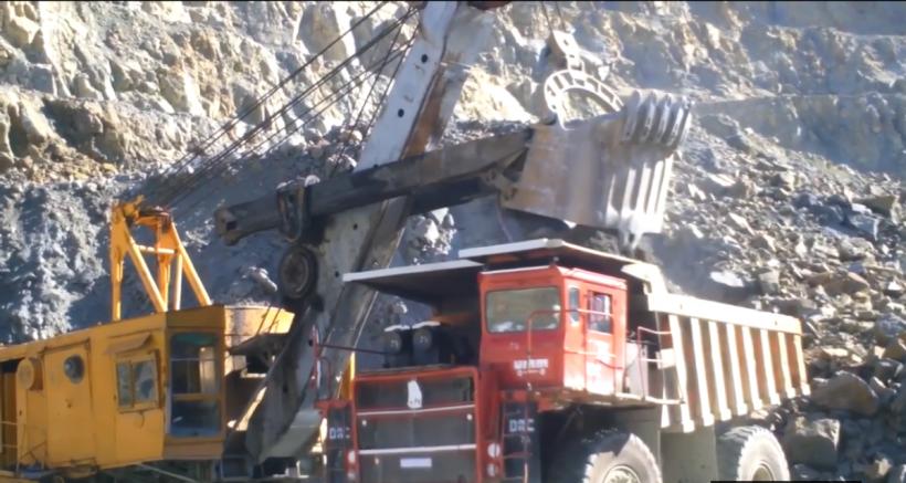 Minune românească: minele de aur, transformate în sursă de pagubă. În timp ce riscă o sancțiune de 6,7 miliarde de dolari pentru că a oprit proiectul aurifer de la Roșia Montană, statul vrea să exploateze din nou aurul 18887585