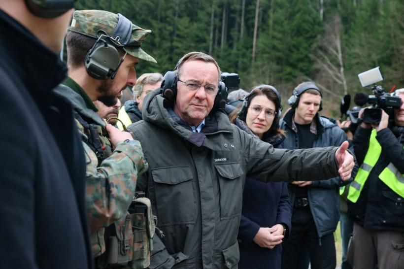 Ministrul german al Apărării, la raport pentru eroarea care a făcut Berlinul de râs 18887960