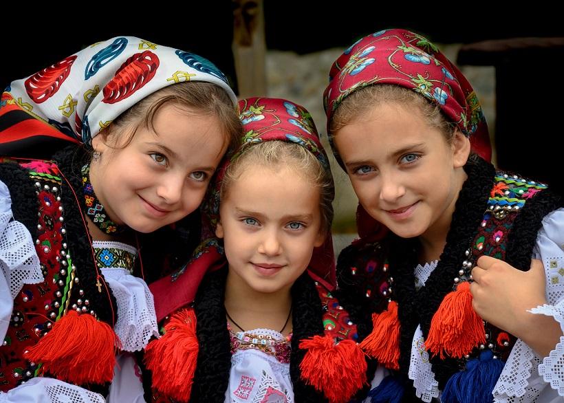 Expoziția „Tradiții și chipuri de femei în Maramureș‟, vernisată la Stockholm de Ziua Internaționala a Femeii 18887979