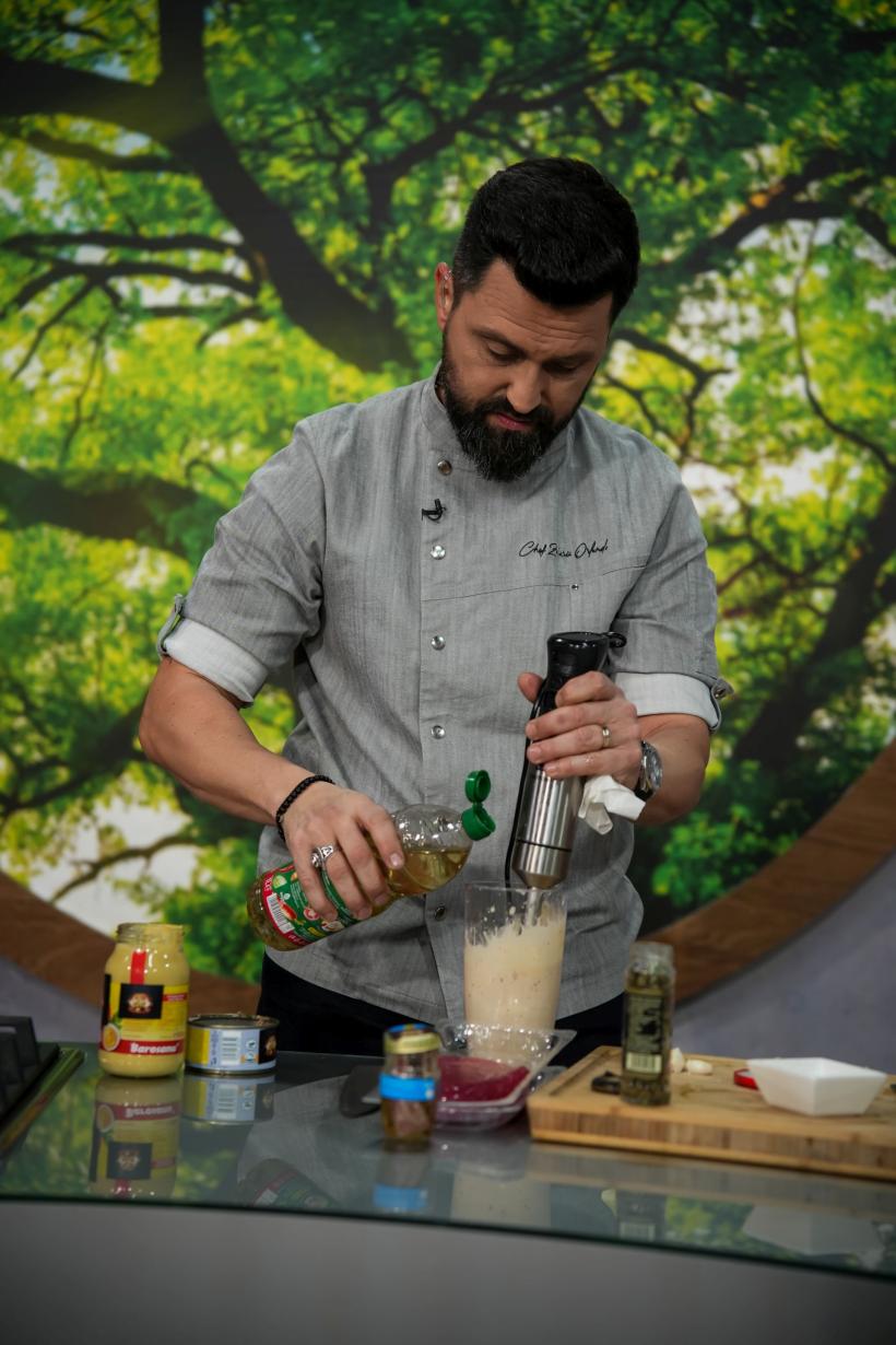 Jurații Chefi la cuțite vorbesc despre adrenalina celor dintâi zile de filmare a show-ului. Chef Alexandru Sautner: ”În primele trei zile nu știu dacă am dormit opt ore!” 18888142