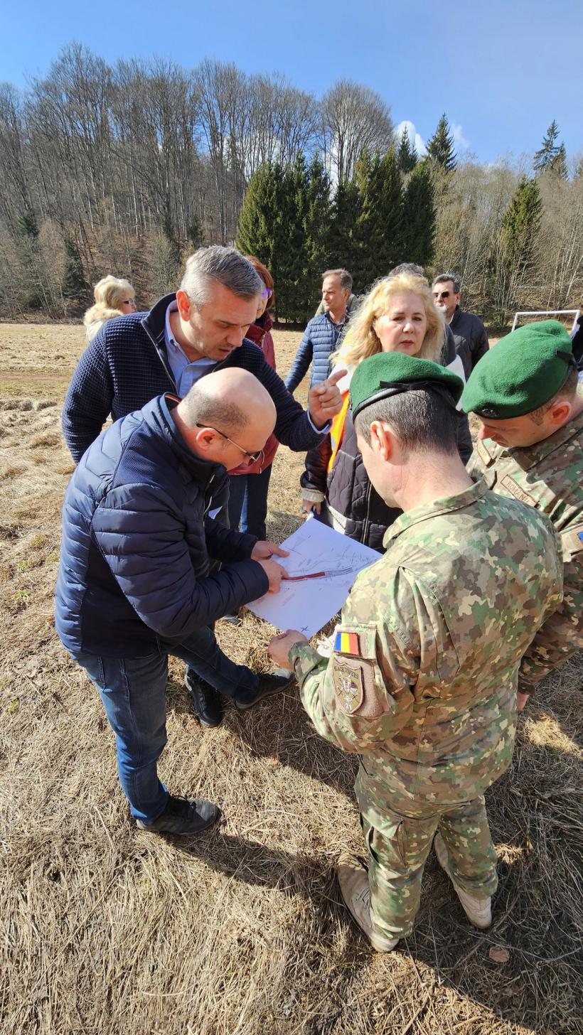 Sens giratoriu suspendat la Predeal, pentru rezolvarea aglomerației de pe Valea Prahovei 18888034