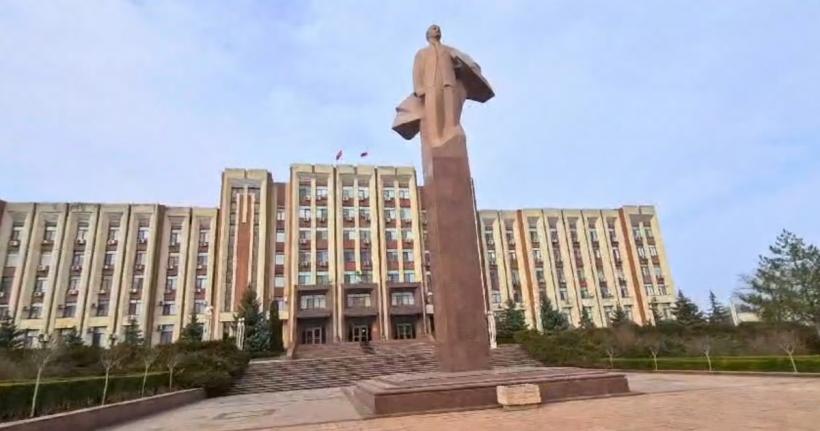 O zi în Imperiul Sovietic din Transnistria - soldați, blindate, eroi socialiști și sărăcie