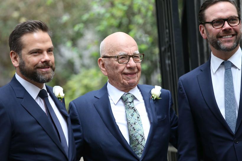 Miliardarul Rupert Murdoch s-a logodit pentru a șasea oară, la 92 de ani. Iubita lui este soacra lui Roman Abramovich 18888432