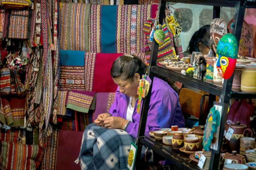 Peru, curcubeul în veșminte 18888314