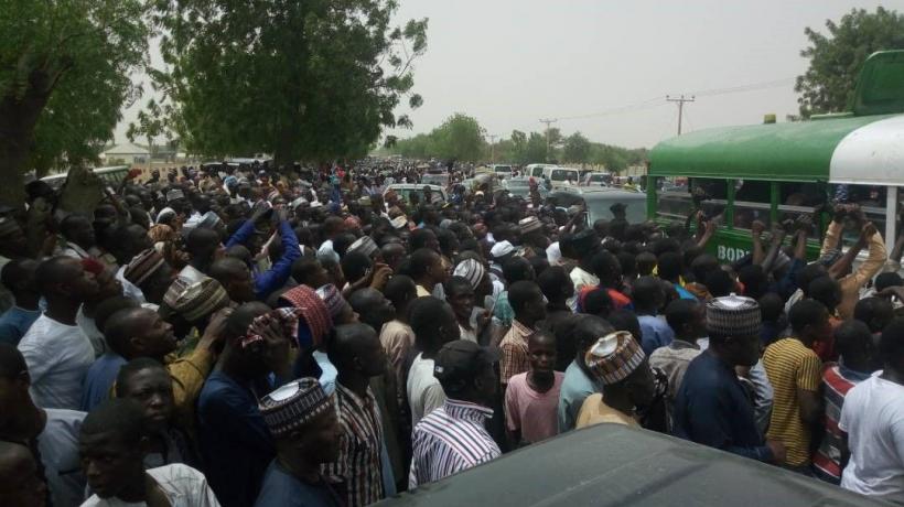 Răpire în masă, în Nigeria. Peste 280 de elevi au fost răpiți dintr-o școală