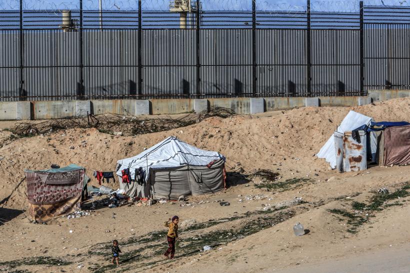 Armata SUA construiește un pod plutitor în Gaza. Vor fi asigurate două milioane de mese zilnic 18888666